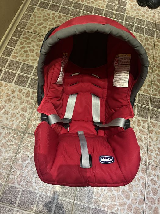 Продавам столче за кола chicco