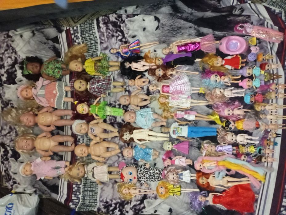 Продам игрушки для девочки