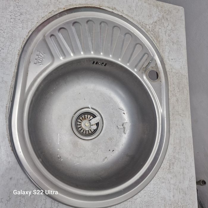 Отдам кухонную мойку