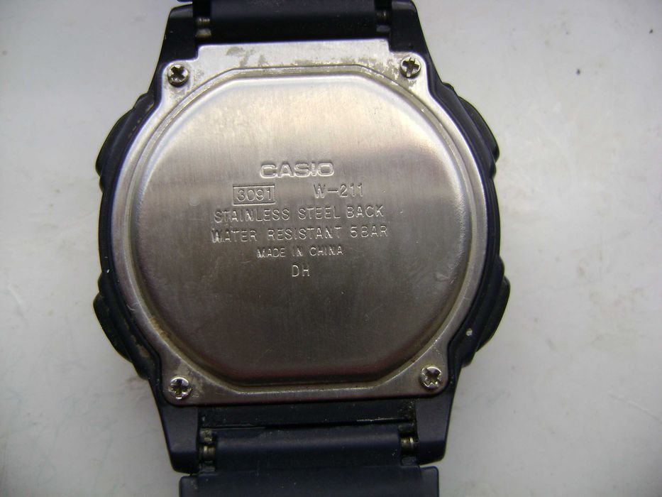 Продавам 4 броя кварцови часовника Casio,Quartz,Bratleboro