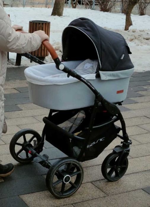 Продаю коляску. В хорошем состоянии.