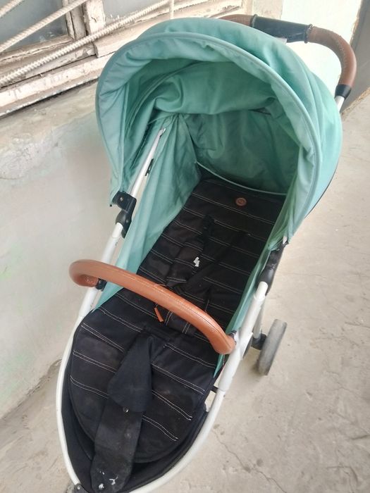 Коляска продам в хорошем состояние