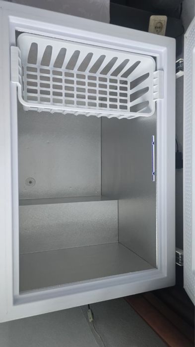 Продаю б/у морозильник Бирюса в отличном состоянии