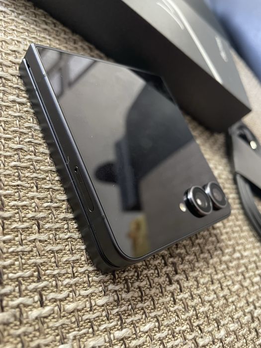 Samsung Galaxy Z Flip 7 256Gb