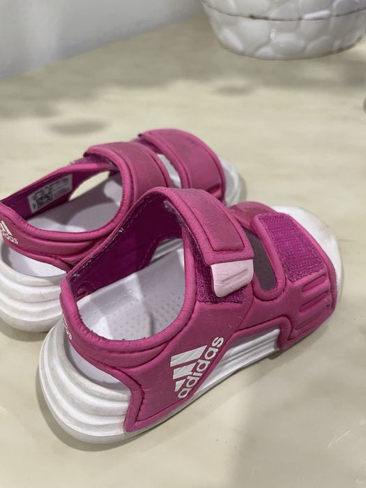 Сандали на девочку adididas