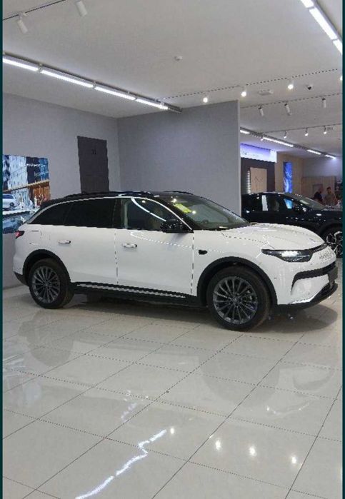 C11 Leapmotor 2025 gibrid naxt va nasiyaga