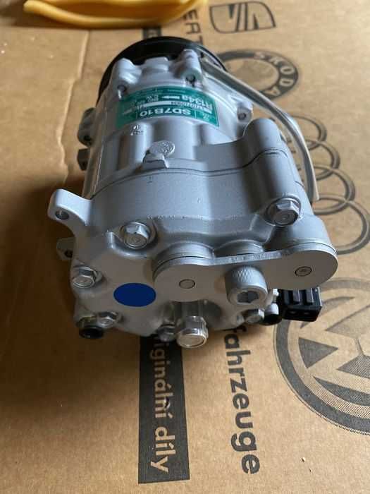 Compresor Vw Polo/Caddy Skoda Seat 6NO 820 803 A NOU