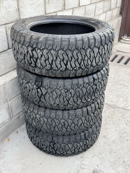Maxxis razr at811