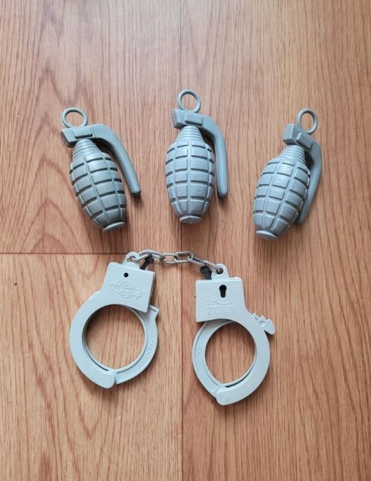 Игрушки для мальчика Автоматы