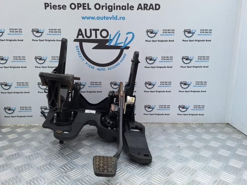 Pod pedalier ambreiaj si frana Opel Astra J facelift