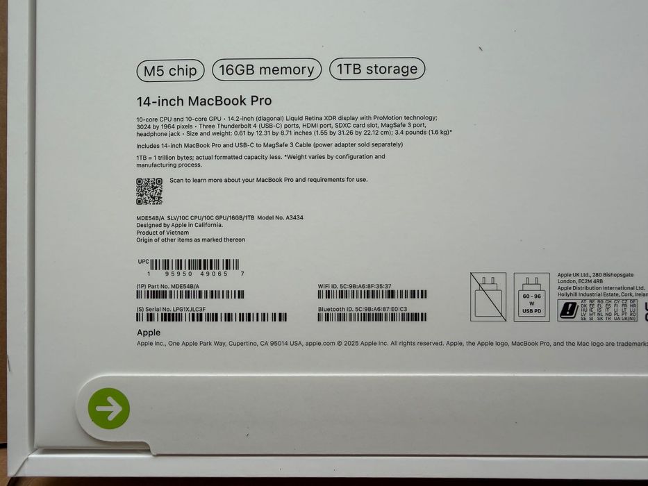 ЧИСТО НОВ MacBook Pro 14" M5 10-CPU, 10-GPU, 16GB RAM, 1TB SSD