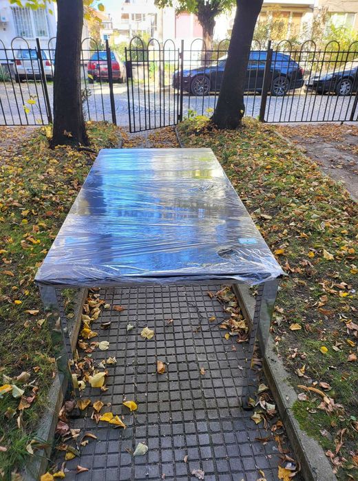 Офис бюро цвят венге и бял