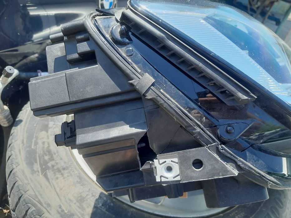 Десен фар за фолксваген тигуан