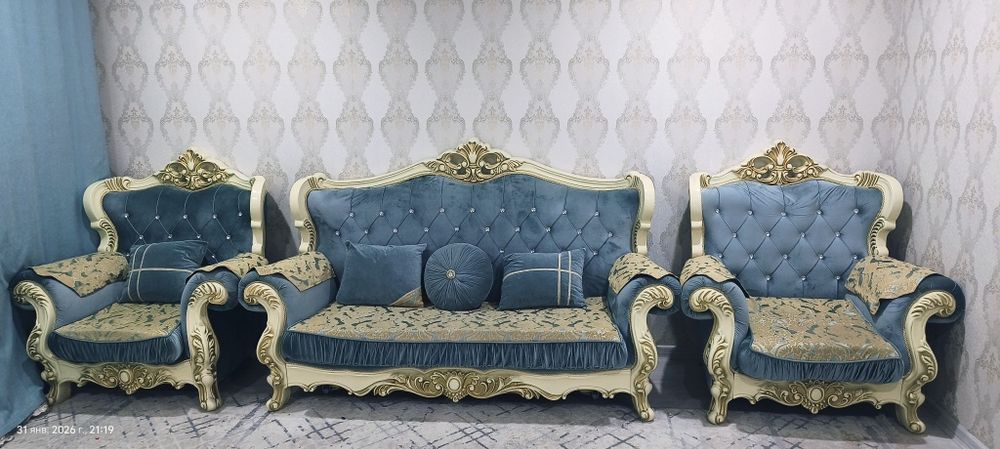 Мягкий уголок диван