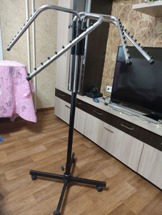 Отдам вешалку район диспетчерской