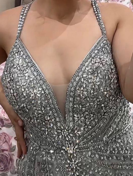 Уникално красива официална рокля