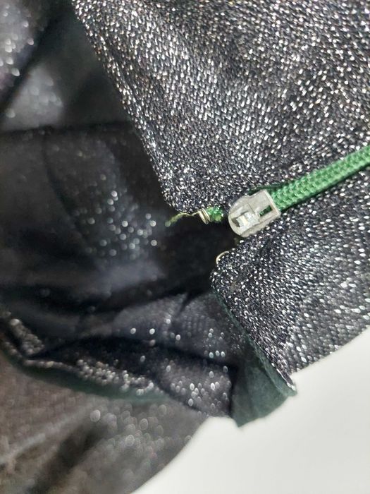 Fustă neagră de ocazie strălucitoare, cu volănașe