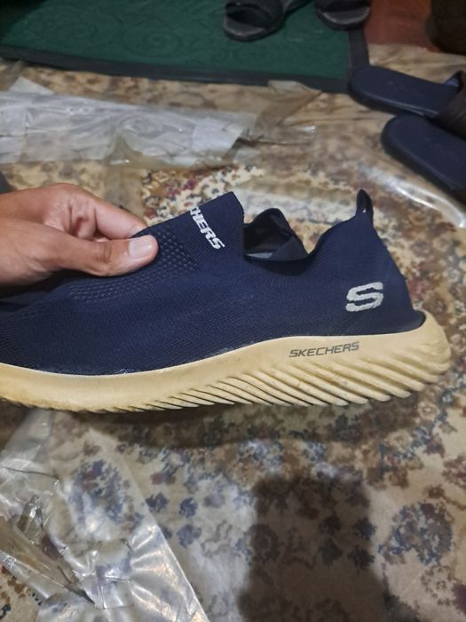Skechera srochna sotiladi razmeri 48