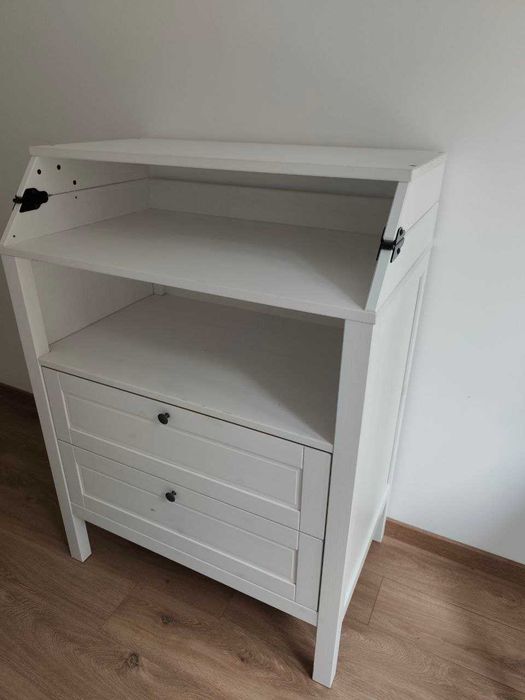 Скрин + маса за повикване, Sundvik, IKEA/Комод + стол для пеленания, Sundvik, IKEA