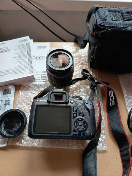 Aparat foto Canon EOS 2000D
