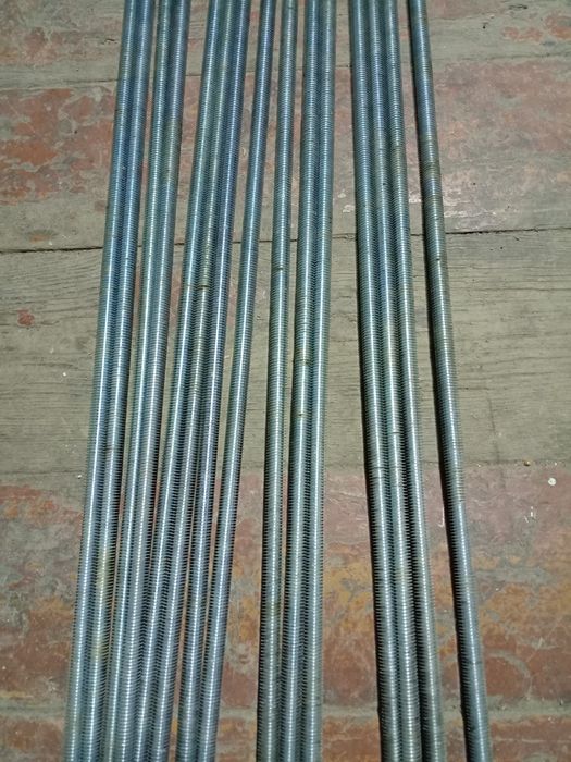 Продам шпильки на 10