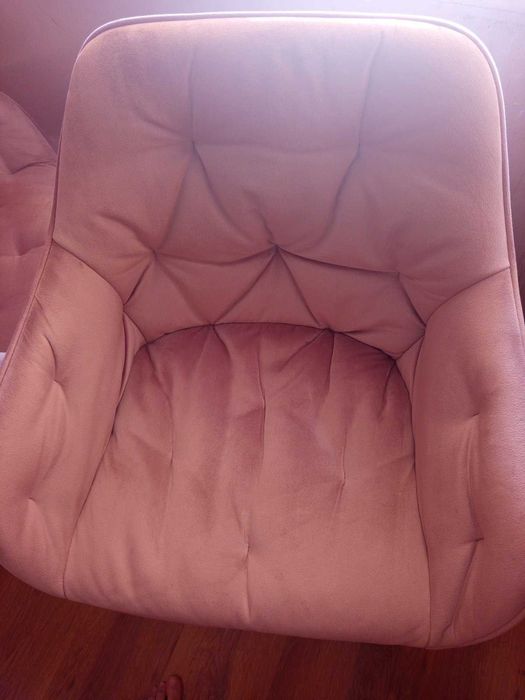 Мебели за дома,разтегателен фотьойл, люлеещ стол и трапезни столове.