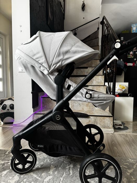 Carucior Cybex Eos Gold Basic + Scoica Aton B2 + adaptori + baza Isofix