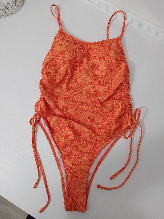 Дамски цял бански р-р М