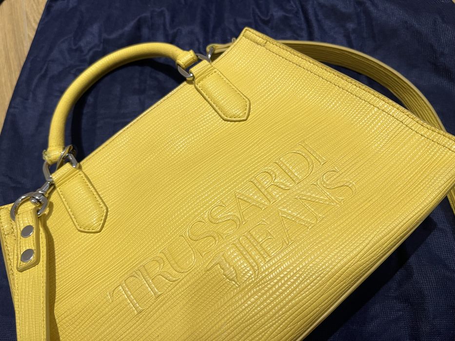 Жълта чанта Trussardi