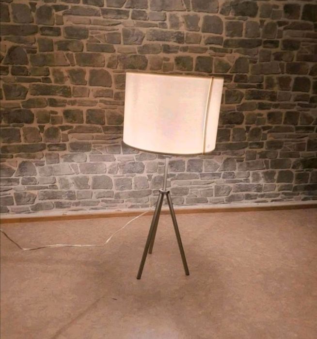 LED Подова лампа с текстилен абажур