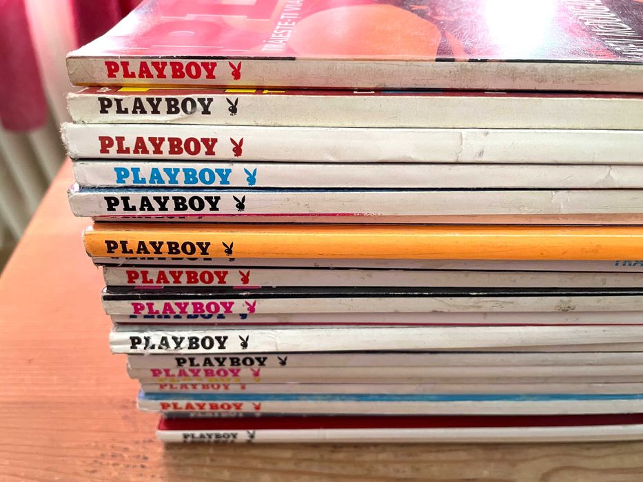 23 reviste PLAYBOY (România) de colecție - în mare parte ele datează din anii 2000 și 2001 - bine păstrate