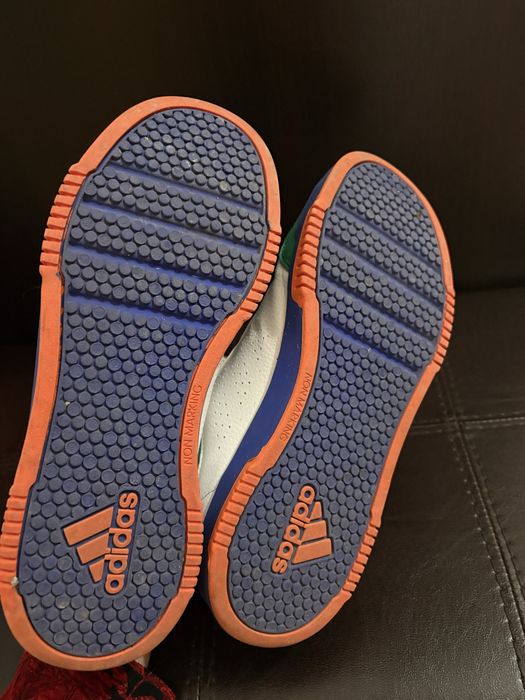 Adidasi baieti,marime 37 1/3 marca Adidas