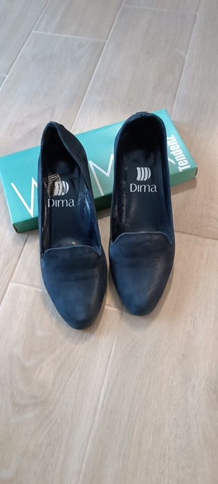 Дамски обувки с ниско токче