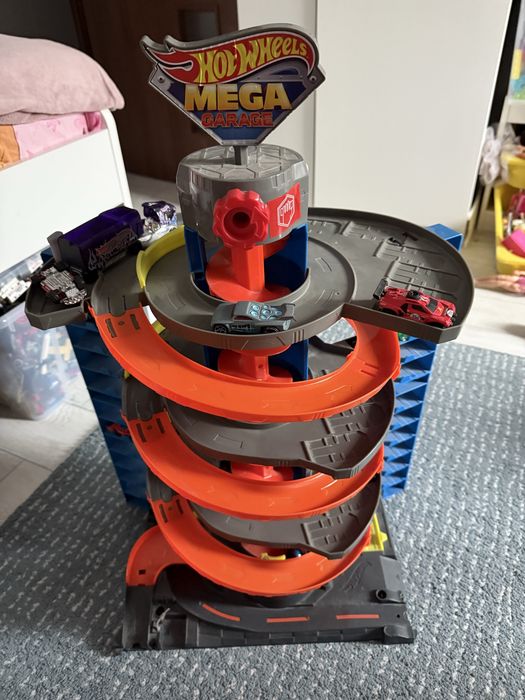 Mega Garage Hot Whells Parcare