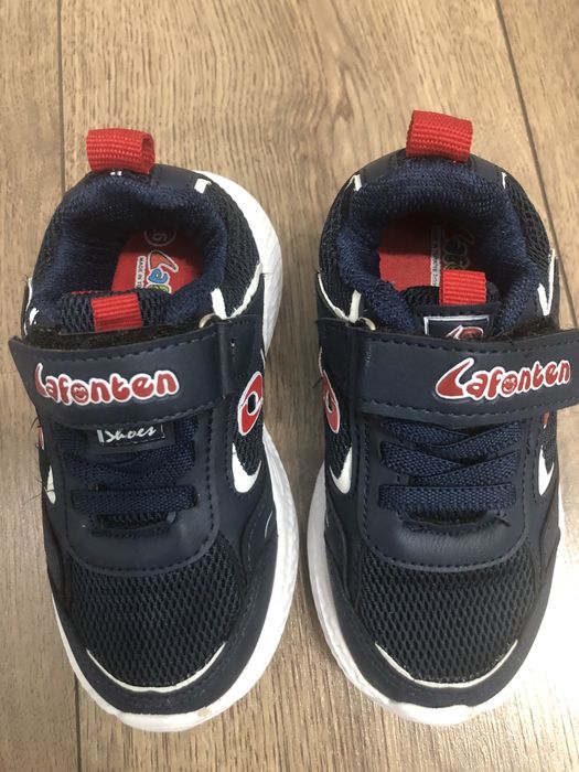 Кроссовки детские