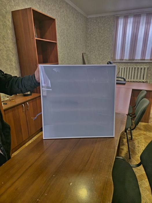 Продаю потолочные светильники