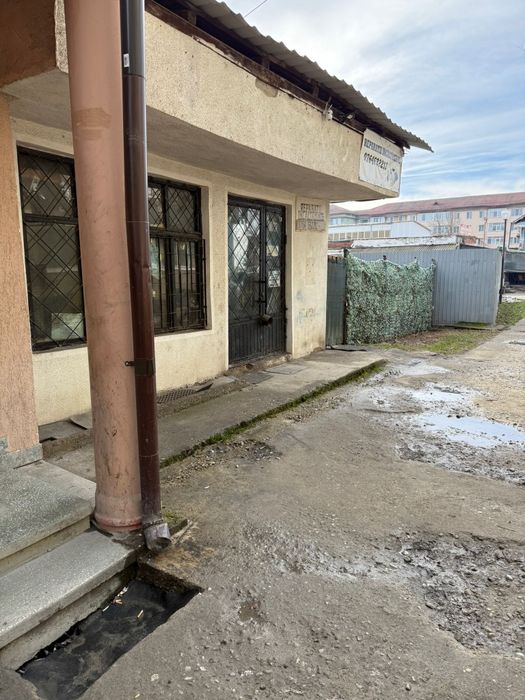 Vand spatiu comercial in piata centrala Motru