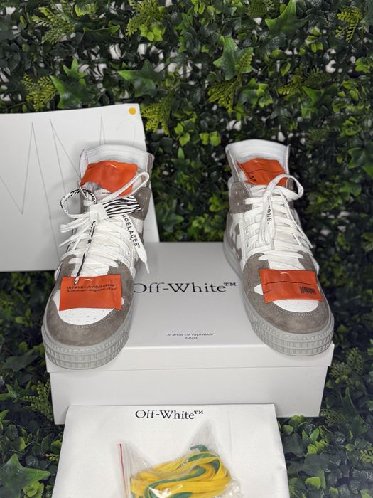 Adidasi/Sneakers off white grey and white off court 3.0