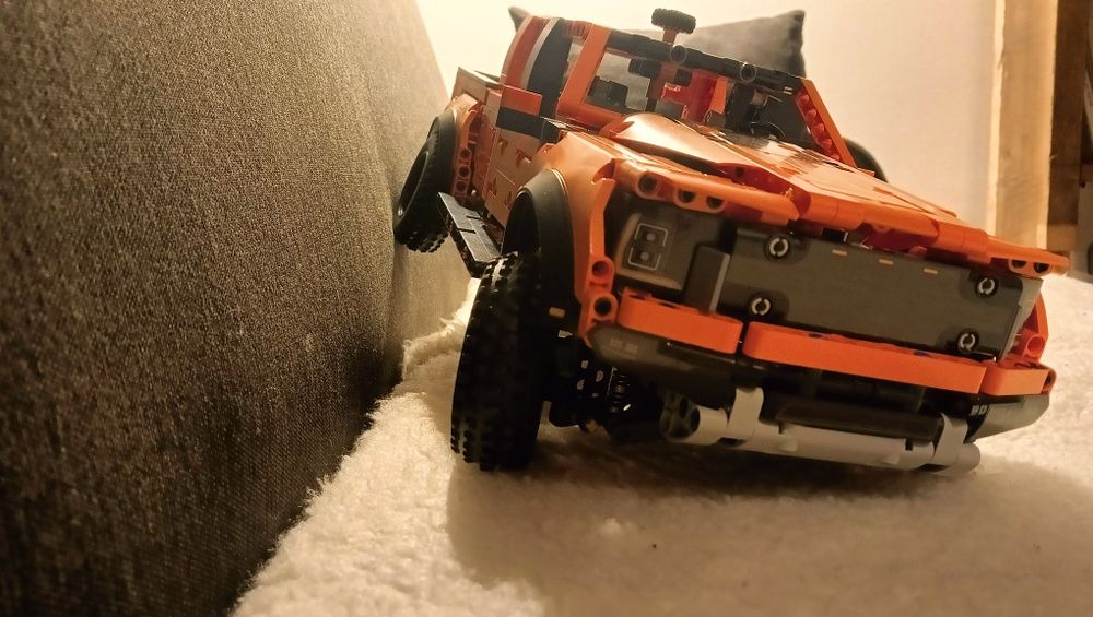 Ford Raptor de construit - tip Lego (copie dupa Lego) 1380+ piese