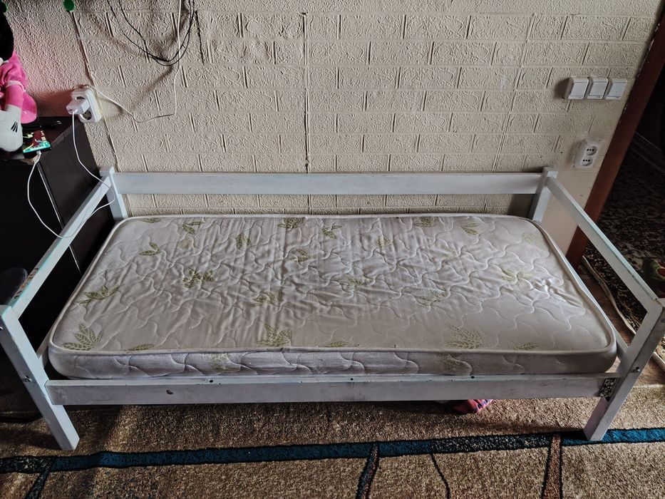 Продам детскую кроватку