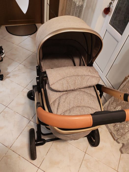 Vand Carucior bebe 3 în 1 folosit doar 7 luni
