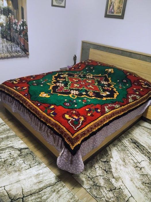 Продавам чисто нов уникален китеник "Царска корона: