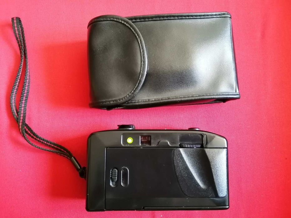 Фотоапарат SKINA SK - 106
35 милимитров лентов със светкавица