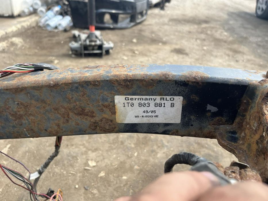 Теглич за Vw Touaran 1t0803881 b оригинален vw с модул 00-1257