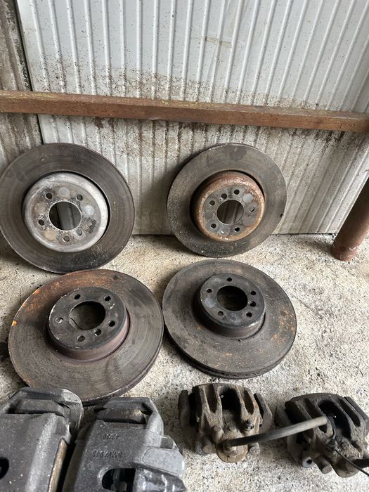 Kit frane BMW Seria 5 E60 E61 535d etrier stanga Dreapta e60 535d 272cp 286cp discuri fata spate 535 E60