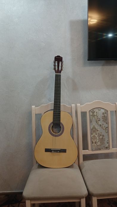 Гитара акустическая