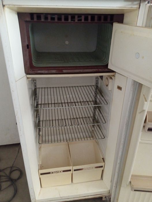 Холодилник сотилади холати жудаям яхши ишлиди