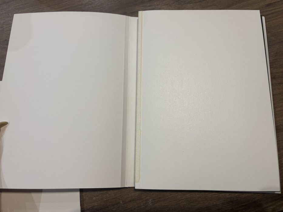 Продавам оригинален албум BTS – BE (Deluxe Edition, 2020)