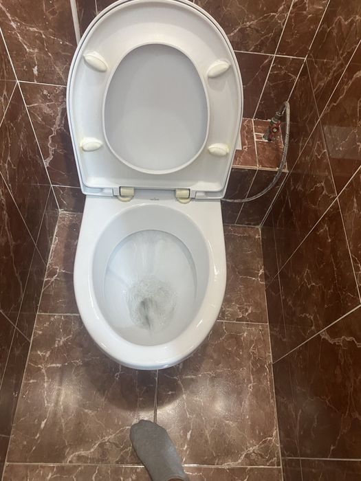 Срочно продам унитаз