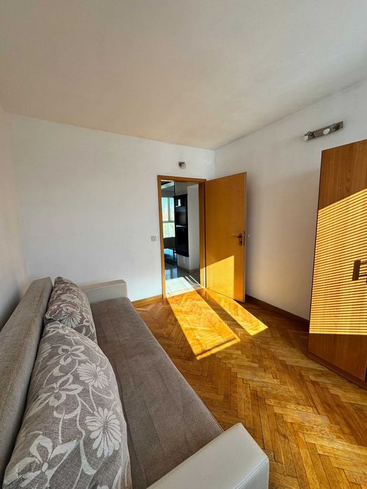 De închiriat - Apartament 3 camere - Str Nicolae Iorga